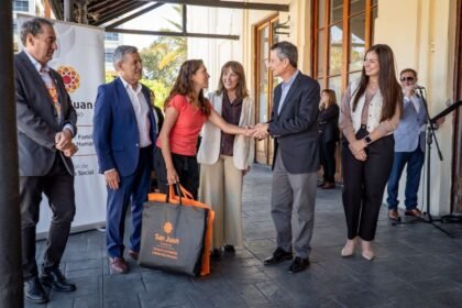 130 emprendedores textiles y 29 gastronómicos recibieron apoyo en Capital