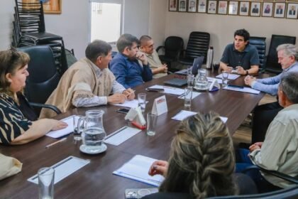 Dos petroleros fueron alcanzados por proyectiles en el estrecho de Ormuz