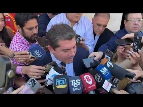 Orrego encabezó la entrega de 1.392 computadoras en tres departamentos