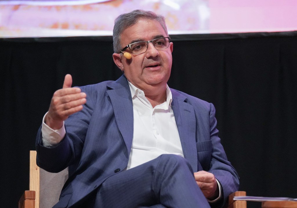 Longvie trasladará la fabricación de calefones y anafes a su planta en Catamarca