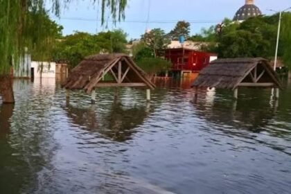 Las inundaciones en el Litoral dejan más de 2.400 evacuados y crece el Paraná