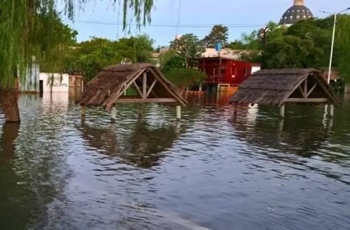 Las inundaciones en el Litoral dejan más de 2.400 evacuados y crece el Paraná