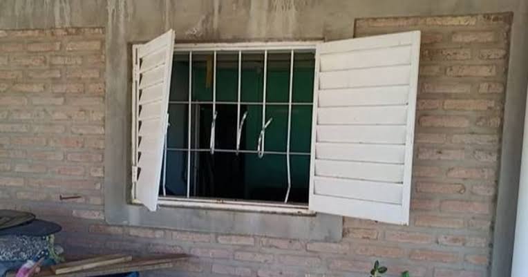 Robaron una vivienda en Rawson y se llevaron útiles escolares y electrodomésticos