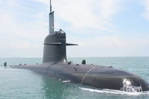 El Gobierno negocia una operaci贸n de US$ 2.300 millones por tres submarinos