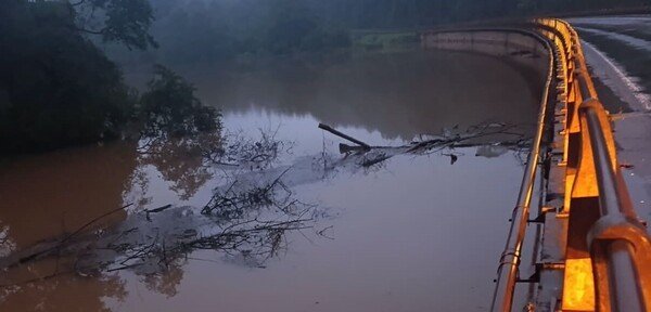 Las lluvias interrumpieron rutas y aislaron a tres localidades de Misiones