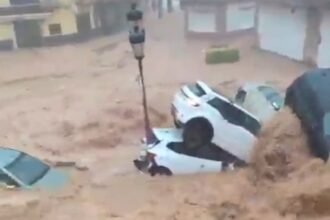 Tormentas causan inundaciones y muertes en España y Grecia; reclaman ayuda