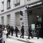 Un policía fue tomado de rehén durante un conflicto en una alcaidía porteña