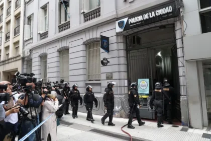 Un policía fue tomado de rehén durante un conflicto en una alcaidía porteña