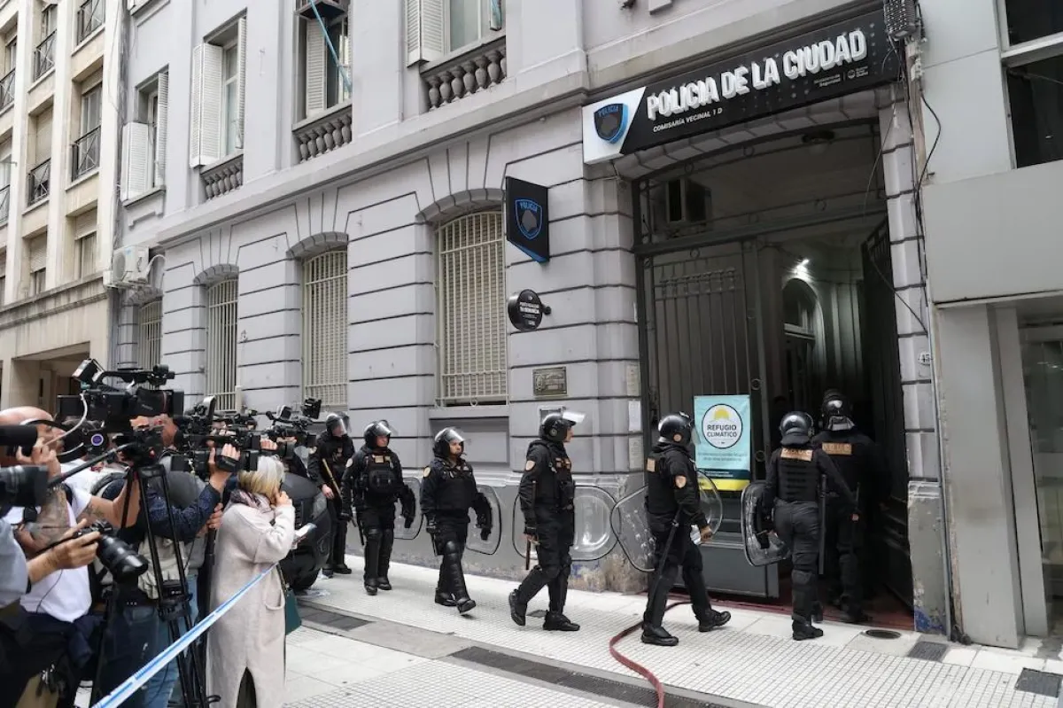 Un policía fue tomado de rehén durante un conflicto en una alcaidía porteña