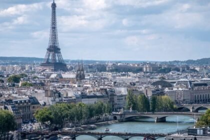Una organización musulmana advirtió sobre el resurgimiento católico en Francia